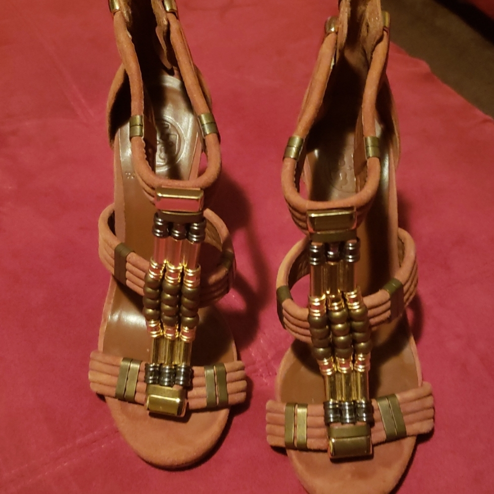Shoes - Picture 2 of 4